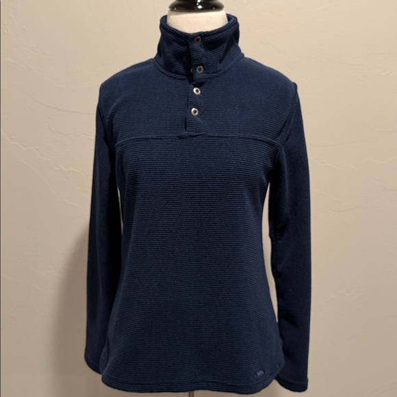 EUC, Mountain Khakis pullover top. - Picture 2 of 9